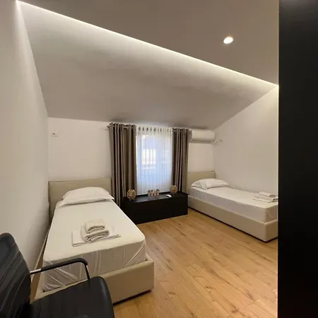 Dennys At Komuna E Parisit 公寓 *