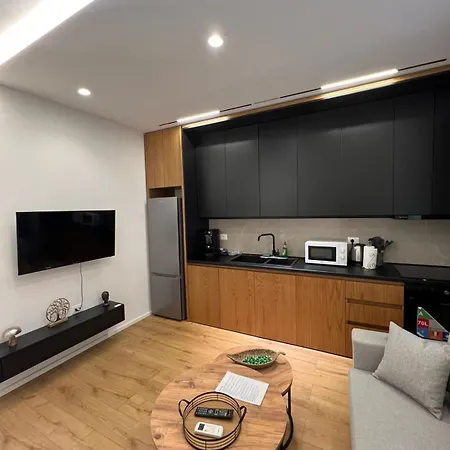 Apartmán Dennys At Komuna E Parisit *