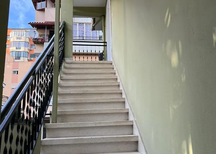 Dennys At Komuna E Parisit 公寓 *