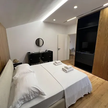 Dennys At Komuna E Parisit Διαμέρισμα